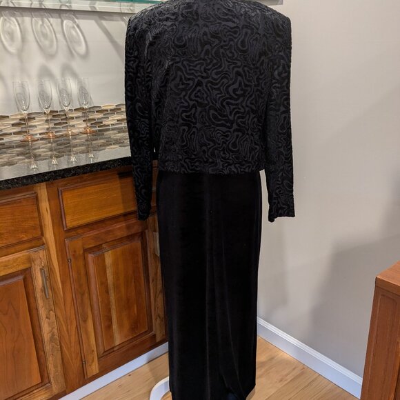 Timeless Elegance Crushed Velvet Sleeveless Slip Maxi Dress with Modesty Jacket - Picture 6 of 13